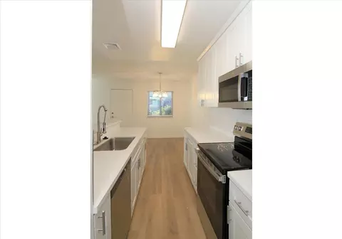 Kitchen - 4435 Diamond St 2, Capitola, CA 95010 photo 3 of 4