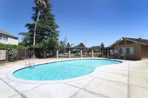 Exterior - 4435 Diamond St 2, Capitola, CA 95010 photo 1 of 4