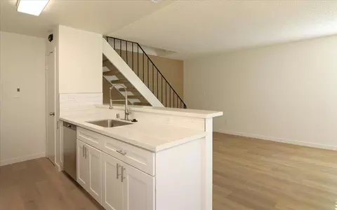 Kitchen - 4435 Diamond St 2, Capitola, CA 95010 photo 4 of 4