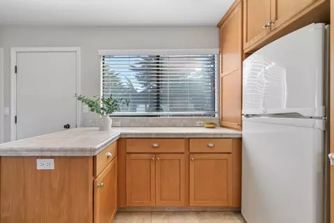 Kitchen - 101 Shell Dr 64, Watsonville, CA 95076 photo 6 of 6