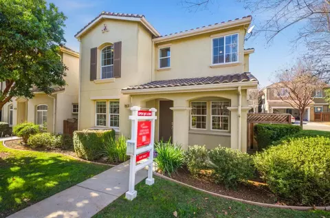 7942 English Oak Cir, Gilroy, CA 95020