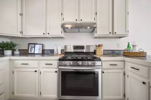 Kitchen - 582 Farallon Ave, Pacifica, CA 94044 photo 4 of 4
