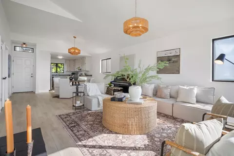 Living - 582 Farallon Ave, Pacifica, CA 94044 photo 3 of 3