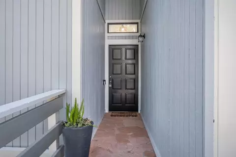 Entry Way - 582 Farallon Ave, Pacifica, CA 94044 photo 1 of 3