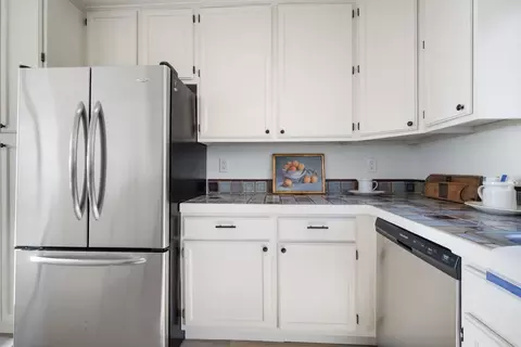 Kitchen - 582 Farallon Ave, Pacifica, CA 94044 photo 2 of 4