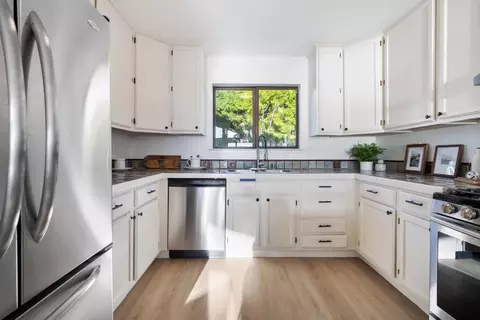 Kitchen - 582 Farallon Ave, Pacifica, CA 94044 photo 1 of 4