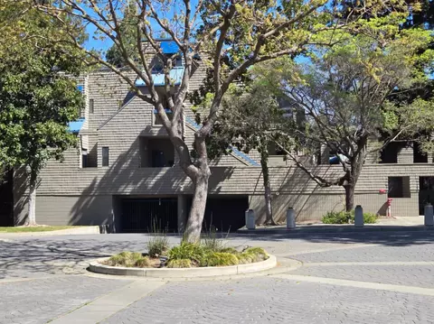 1031 Foxchase Dr, San Jose, CA 95123