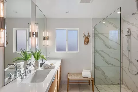 Bath - 1116 Glenwood Dr, Millbrae, CA 94030 photo 3 of 6