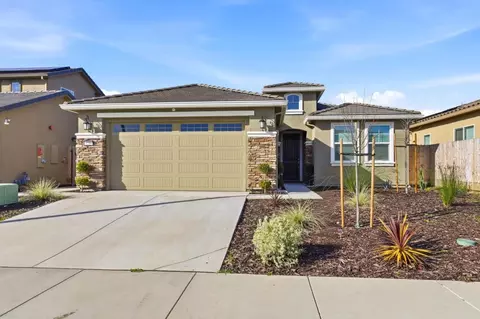 1216 Wildrose Dr, Hollister, CA 95023