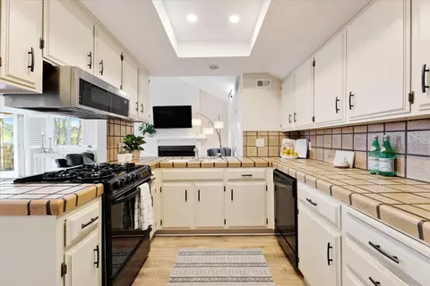 Kitchen - 2104 Penasquitas Dr, Aptos, CA 95003 photo 1 of 2