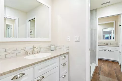 Bath - 2104 Penasquitas Dr, Aptos, CA 95003 photo 2 of 4