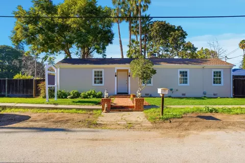 2055 Oakwood Dr, East Palo Alto, CA 94303