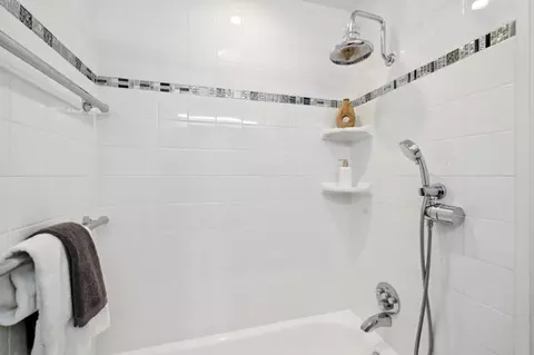 Bath - 17 Cassandra Way, Mountain View, CA 94043 photo 4 of 4
