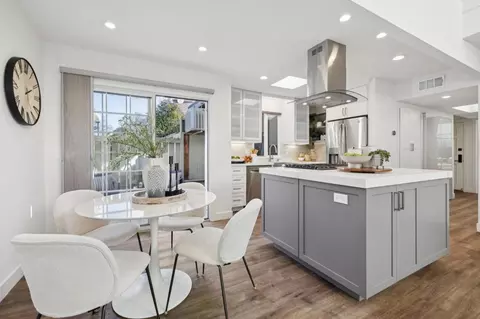 17 Cassandra Way, Mountain View, CA 94043