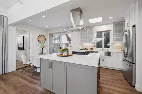 Kitchen - 17 Cassandra Way, Mountain View, CA 94043 photo 2 of 5
