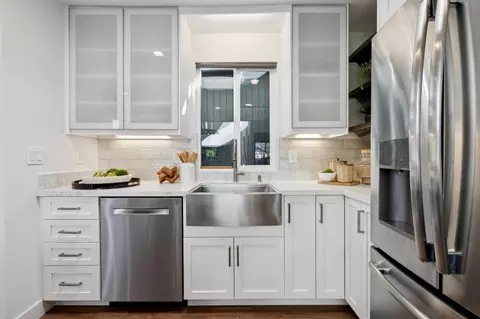 Kitchen - 17 Cassandra Way, Mountain View, CA 94043 photo 4 of 5