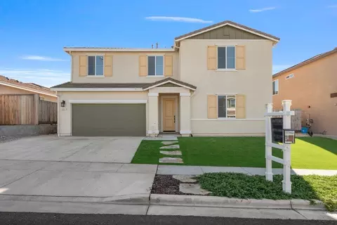 2031 Wildflower Dr, Hollister, CA 95023