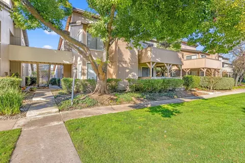 217 Del Monte Ln, Morgan Hill, CA 95037