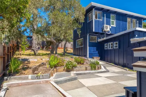 1207 Presidio Blvd, Pacific Grove, CA 93950