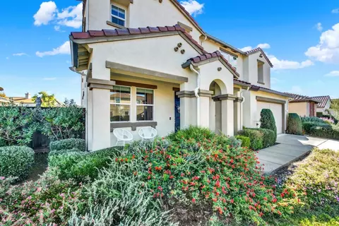 307 Maverick Dr, Vacaville, CA 95687