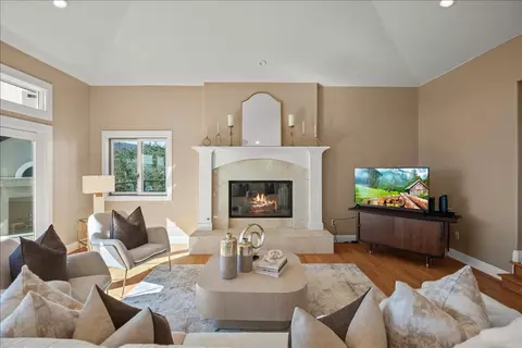 Living - 8320 Chantrelle Ct, Gilroy, CA 95020 photo 2 of 3