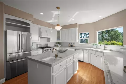 Kitchen - 8320 Chantrelle Ct, Gilroy, CA 95020 photo 4 of 6