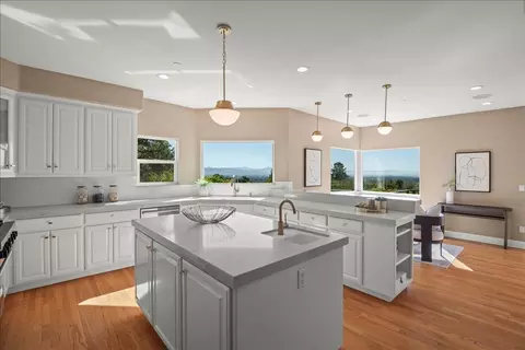 Kitchen - 8320 Chantrelle Ct, Gilroy, CA 95020 photo 5 of 6