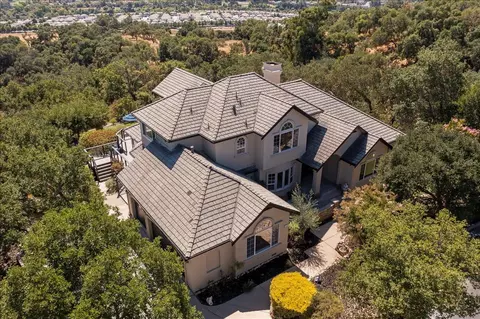 View/Area - 8320 Chantrelle Ct, Gilroy, CA 95020 photo 6 of 7