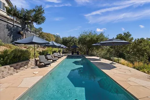 Exterior - 8320 Chantrelle Ct, Gilroy, CA 95020 photo 8 of 20