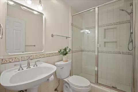 Bath - 8320 Chantrelle Ct, Gilroy, CA 95020 photo 6 of 9