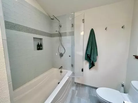 Bath - 350 Aurora Rd, Soquel, CA 95073 photo 4 of 6