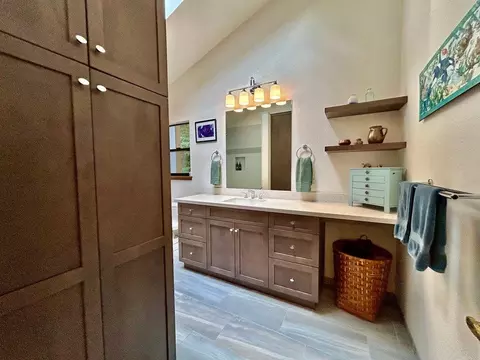 Bath - 350 Aurora Rd, Soquel, CA 95073 photo 3 of 6