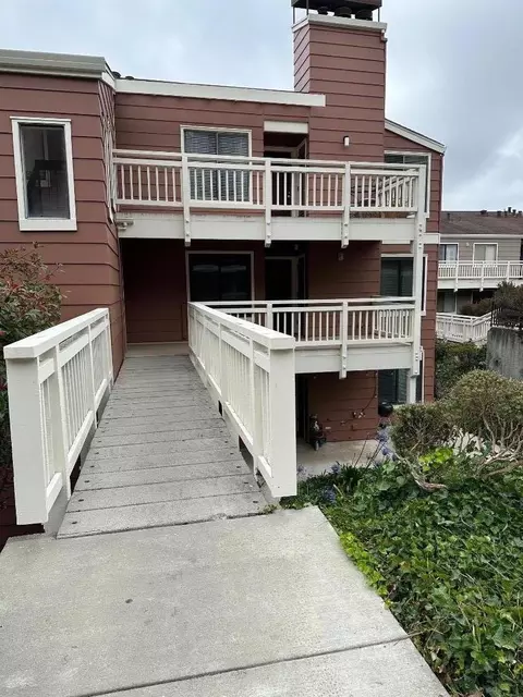 808 Red Leaf Ct, San Francisco, CA 94134
