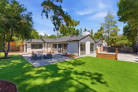 680 N San Antonio Rd, Los Altos, CA 94022