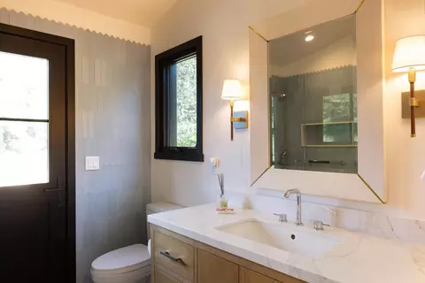 Bath - 71 Este Canada, Carmel, CA 93923 photo 3 of 7