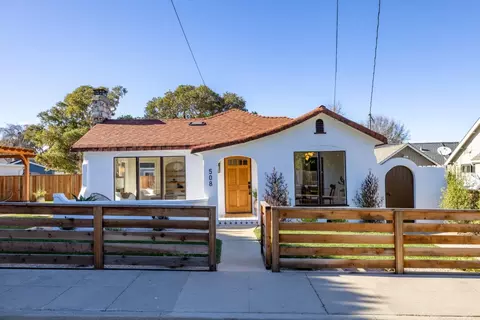 508 4th St, Pacific Grove, CA 93950