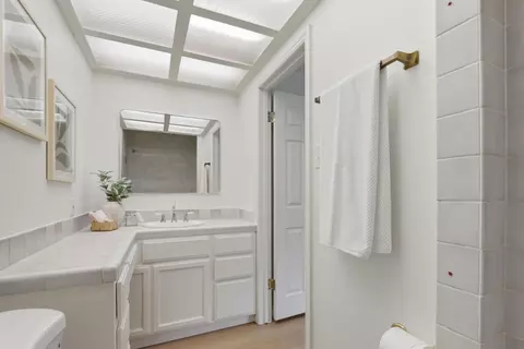 Bath - 190 Spring Ave, Morgan Hill, CA 95037 photo 1 of 3