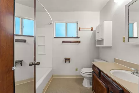 Bath - 2122 Penasquitas Dr, Aptos, CA 95003 photo 2 of 2