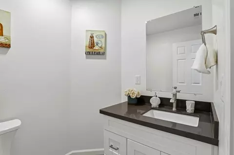 Bath - 1430 Cuciz Ln, Milpitas, CA 95035 photo 1 of 3