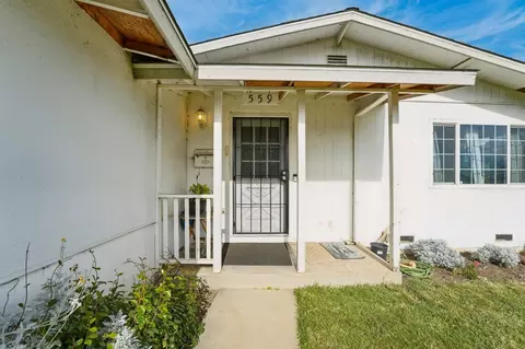 Exterior - 559 E Alvin Dr, Salinas, CA 93906 photo 2 of 9