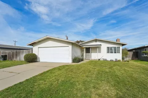 559 E Alvin Dr, Salinas, CA 93906