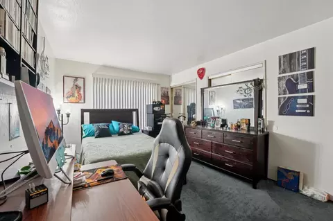 Bedroom - 559 E Alvin Dr, Salinas, CA 93906 photo 4 of 4