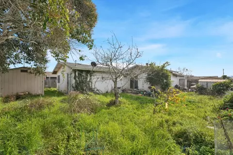 Exterior - 559 E Alvin Dr, Salinas, CA 93906 photo 8 of 9