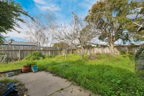 Exterior - 559 E Alvin Dr, Salinas, CA 93906 photo 4 of 9