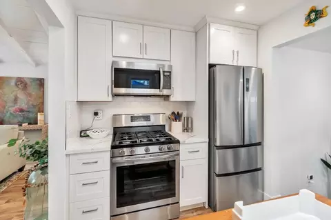 Kitchen - 131 Carmel Ave, Pacifica, CA 94044 photo 5 of 6