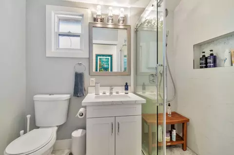 Bath - 131 Carmel Ave, Pacifica, CA 94044 photo 1 of 1
