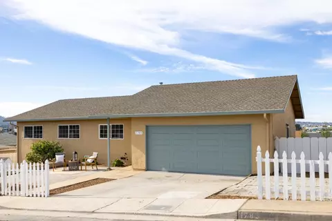1783 Kenneth St, Seaside, CA 93955