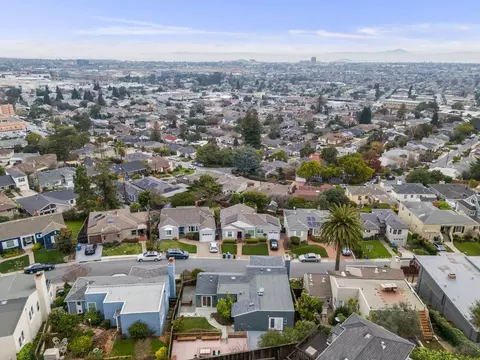 4030 Bayview Ave, San Mateo, CA 94403
