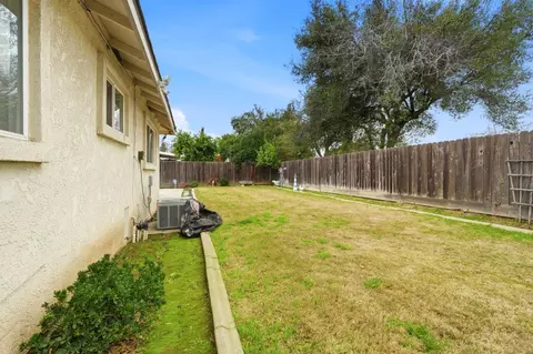 Exterior - 2425 Meadow Rue Dr, Modesto, CA 95355 photo 10 of 10