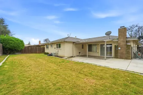 Exterior - 2425 Meadow Rue Dr, Modesto, CA 95355 photo 5 of 10
